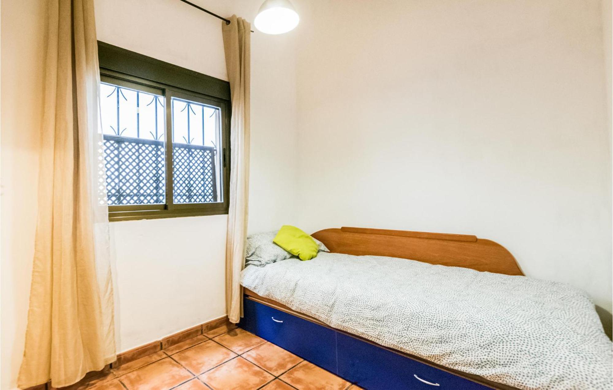 Lovely Apartment In Cordoba With Kitchen Exterior foto