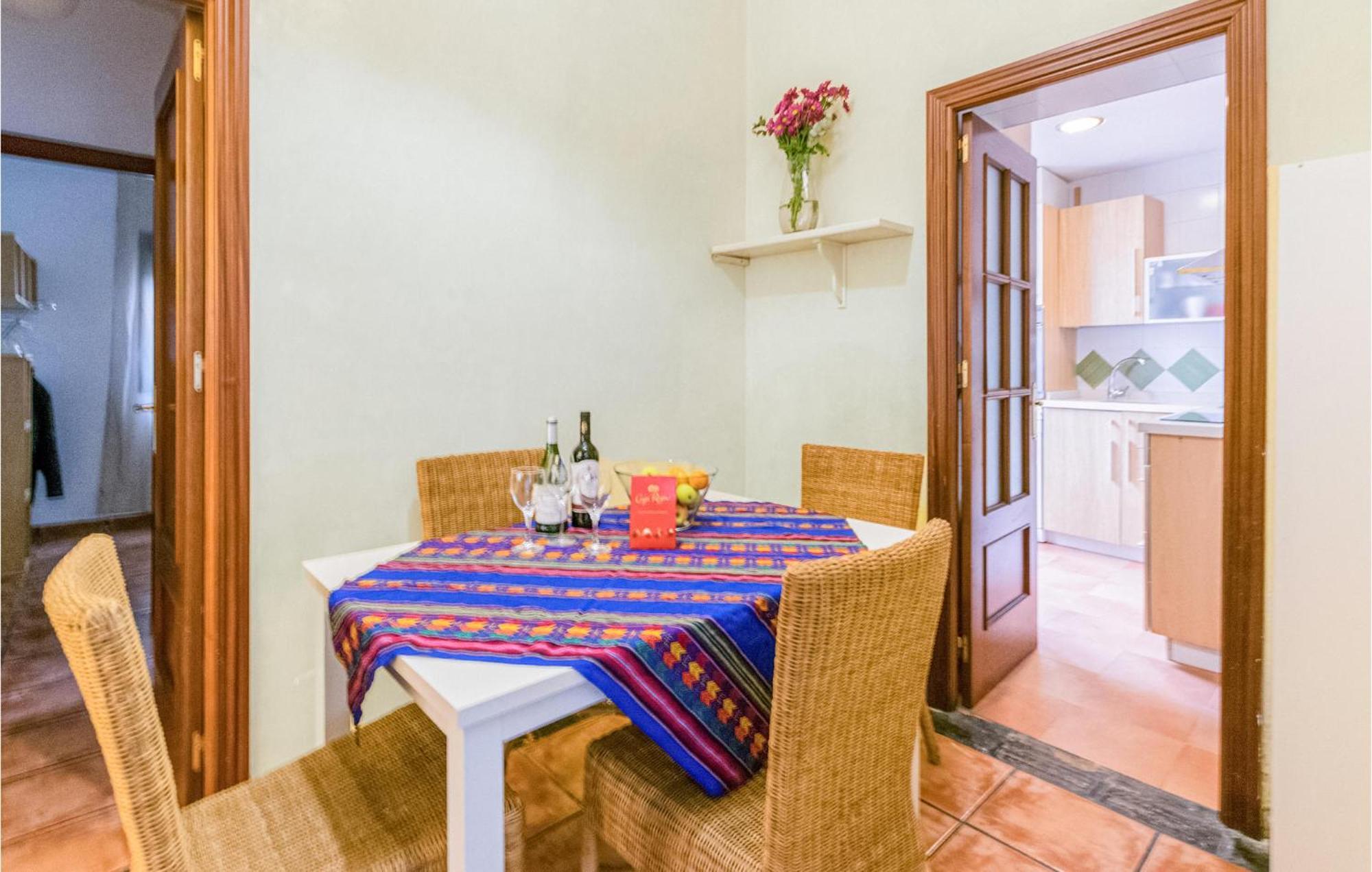 Lovely Apartment In Cordoba With Kitchen Exterior foto