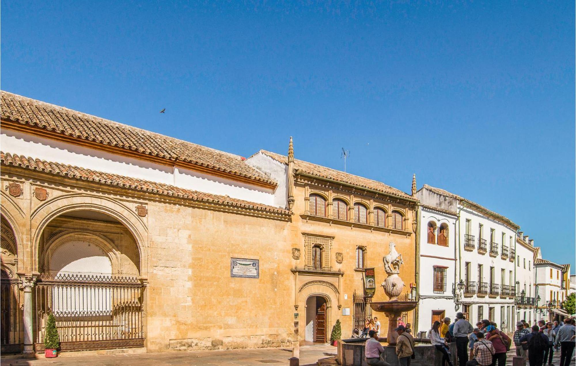 Lovely Apartment In Cordoba With Kitchen Exterior foto