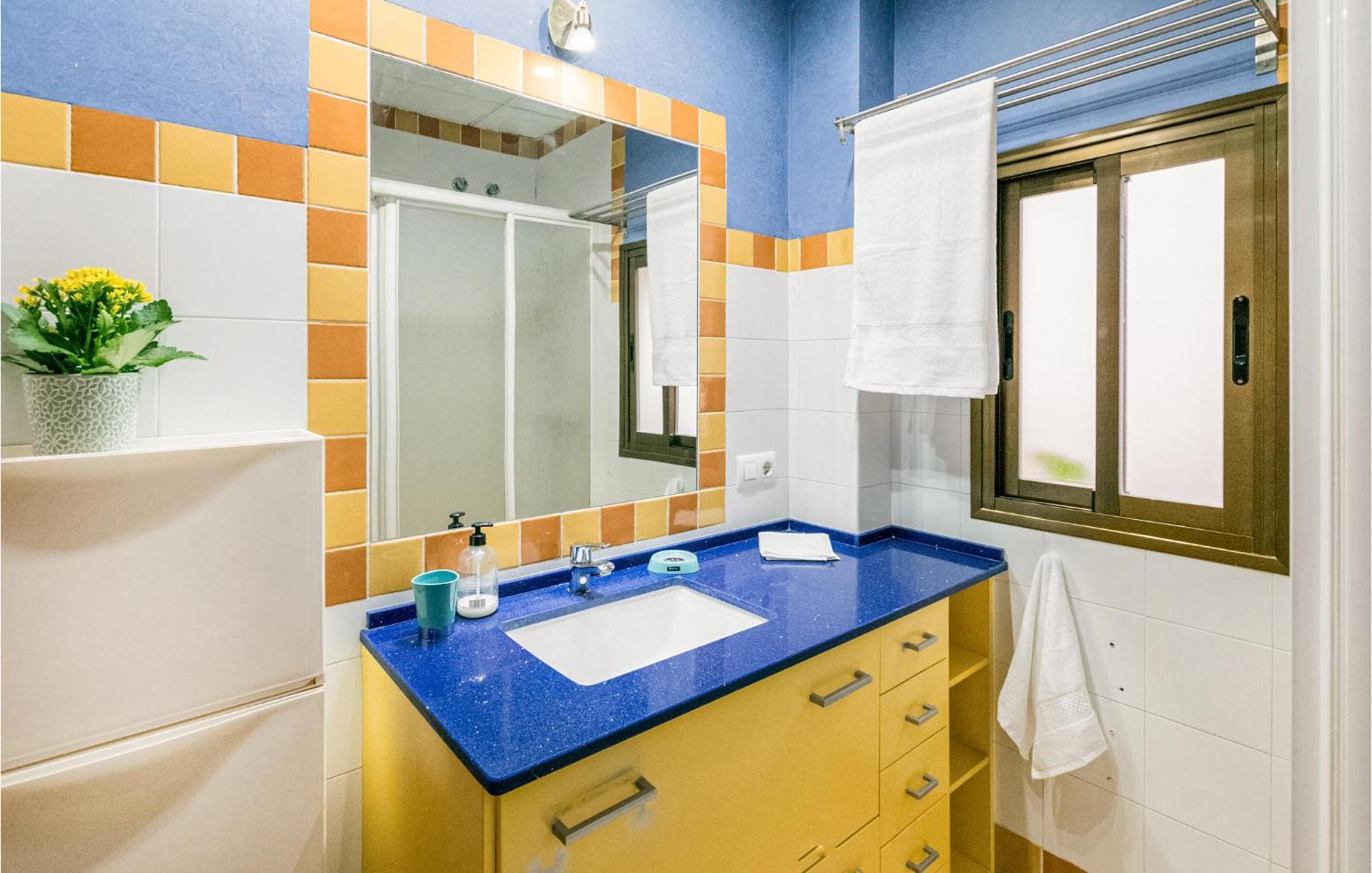 Lovely Apartment In Cordoba With Kitchen Exterior foto